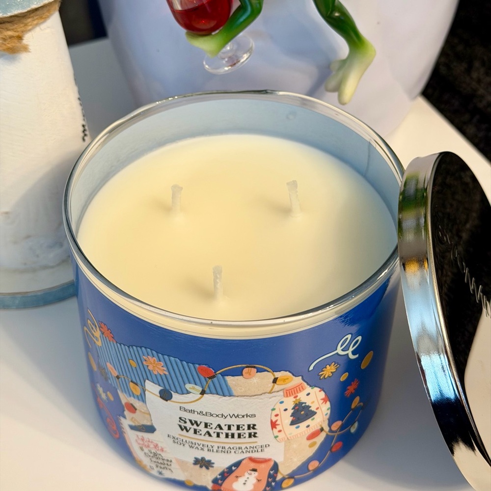 BATH AND BODY WORKS Sweater Weather 3-Wick Candle - Festive Blue